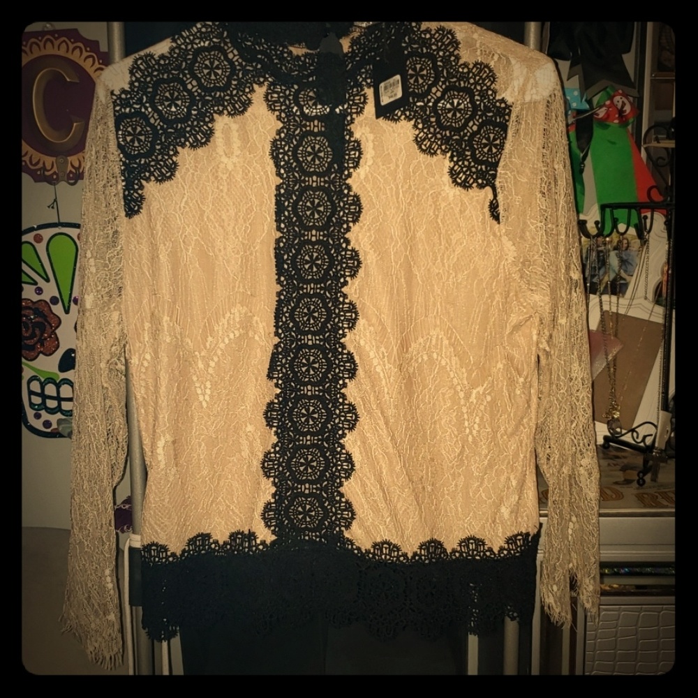 Long sleeve lace top